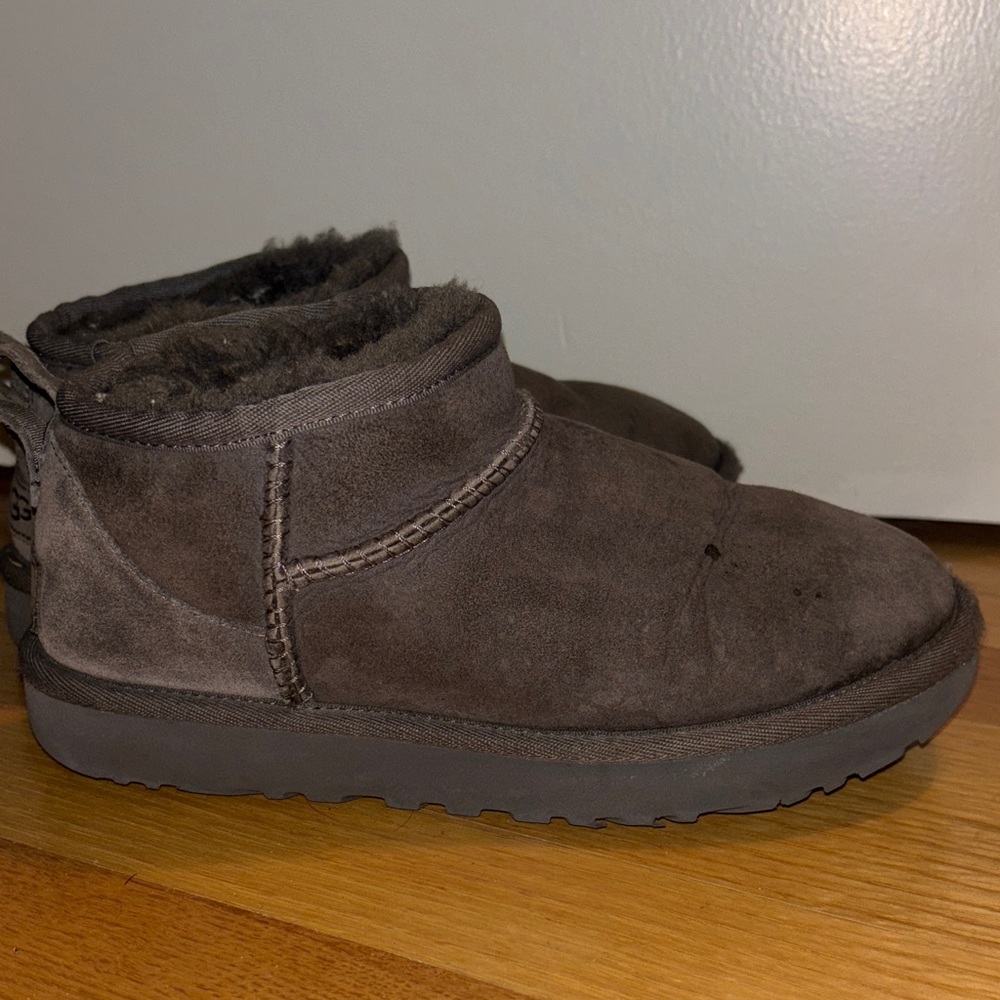 UGG Ultra Mini - Picture 2 of 3